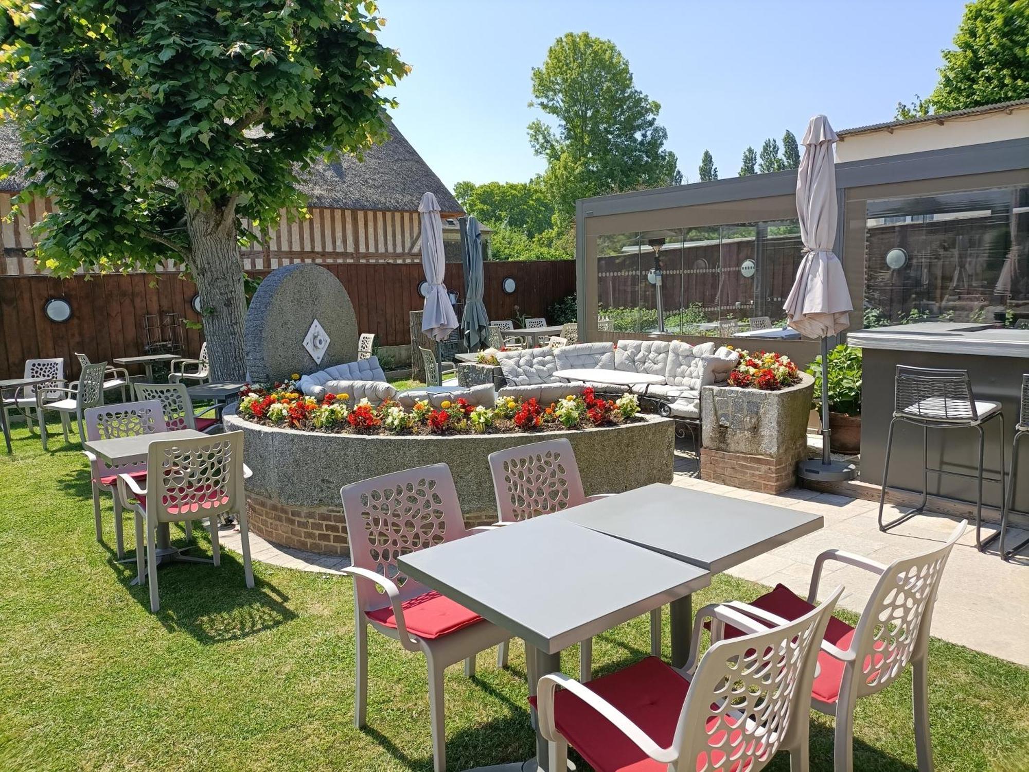 Auberge Du Vieux Tour Le Manoir Canapville  Экстерьер фото